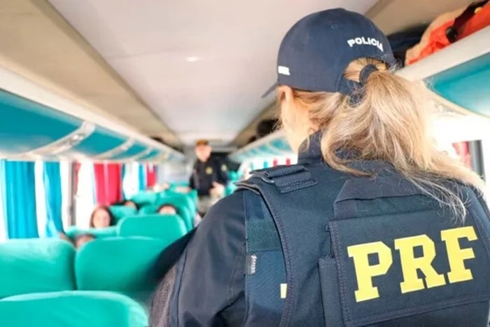 Mulher sofre importunação sexual dentro de ônibus interestadual