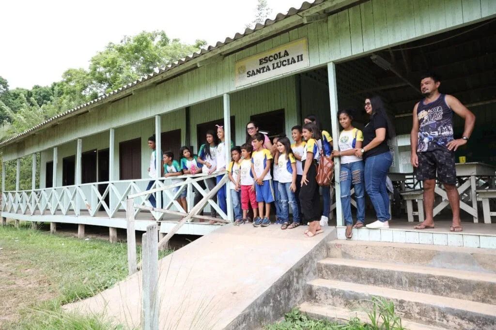 Educação do Acre: o desafio de ensinar onde o acesso é o maior obstáculo