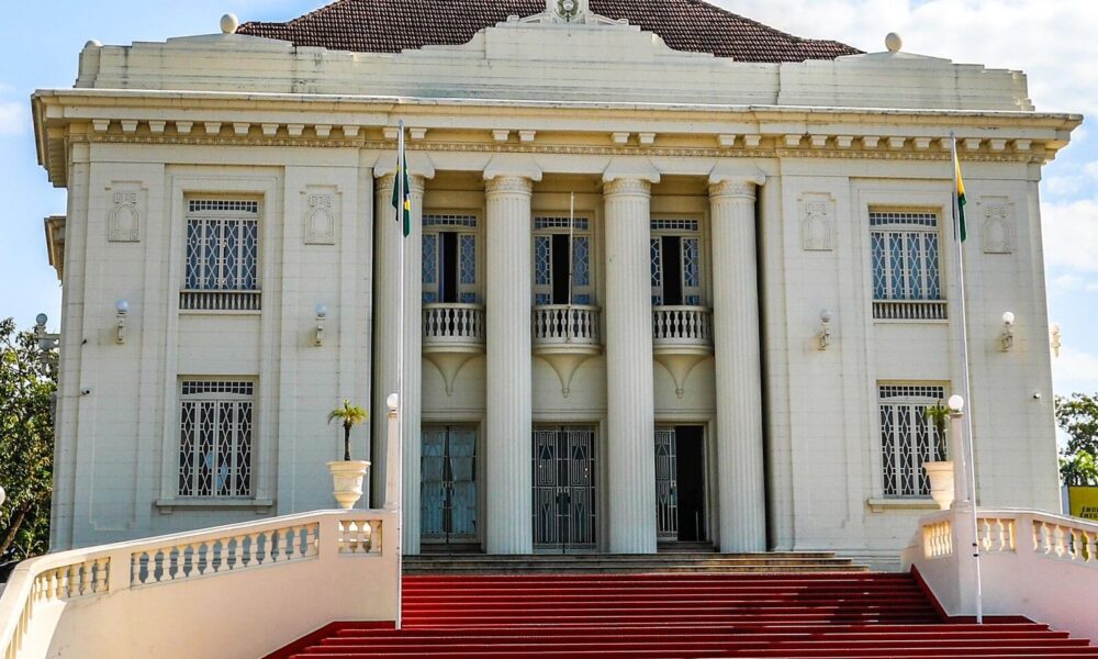Governo do Acre reafirma respeito ao TCE, mas que órgão não tem poder de afastar secretário