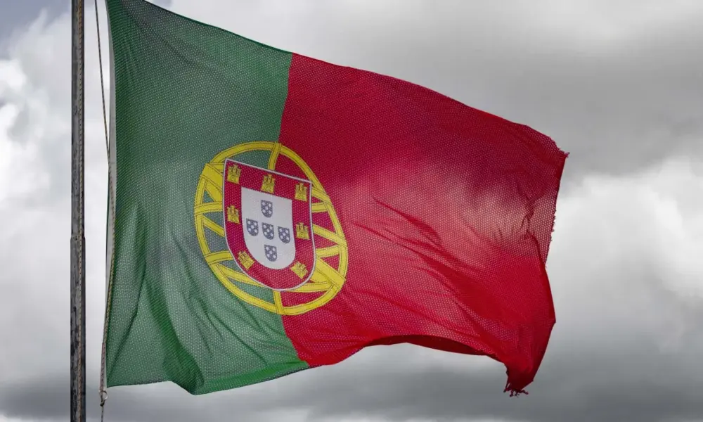 Mais de 5 mil brasileiros poderão ser expulsos de Portugal, diz ministro
