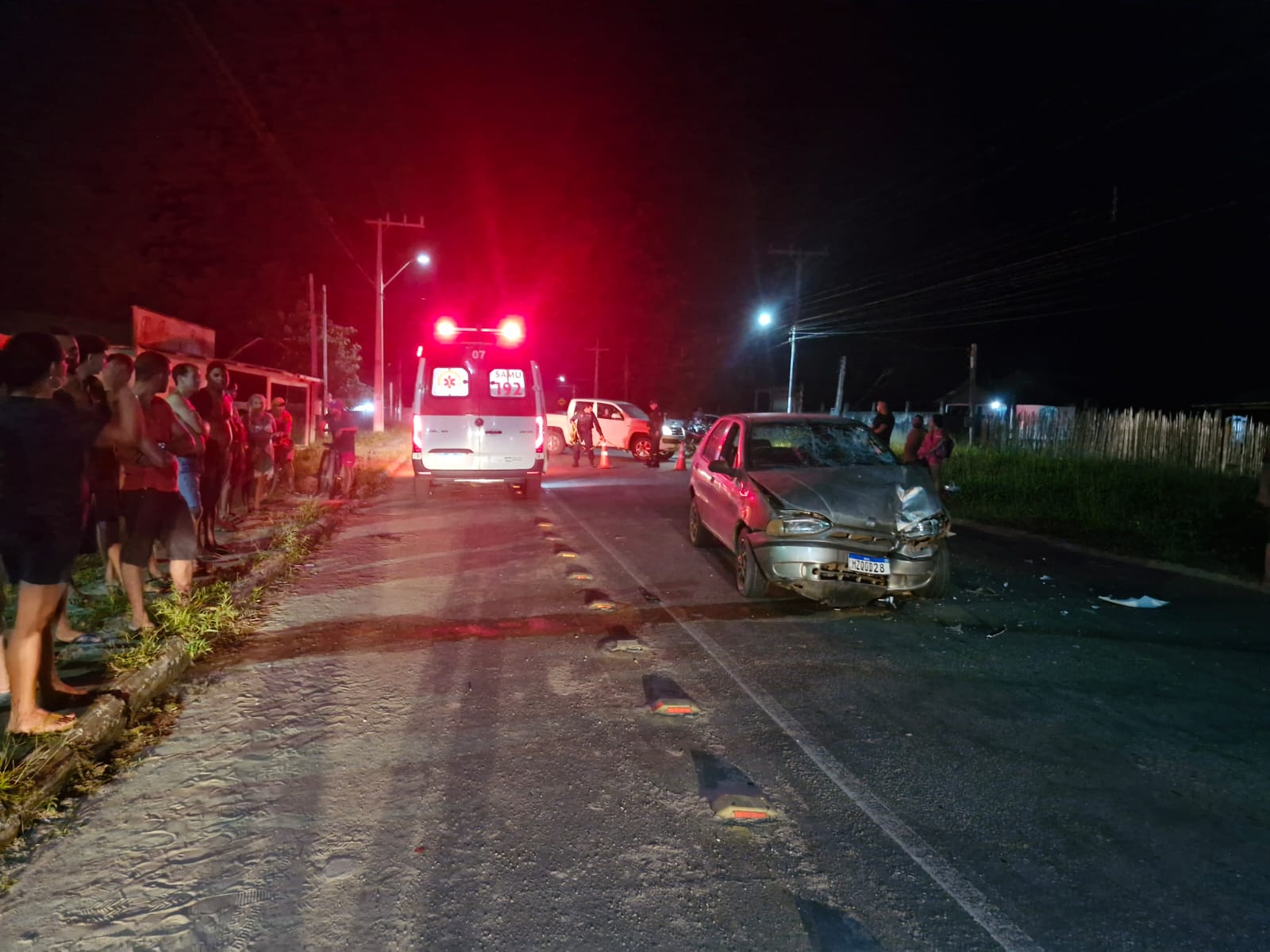 🚨Urgente: Acidente grave entre moto e carro na avenida Japiim em Mâncio Lima