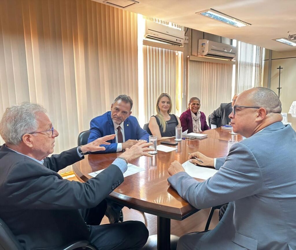 Barbary e Prefeito Zé Luiz buscam liberação de recursos na Funasa para sistema de abastecimento de água na comunidade Pentecostes