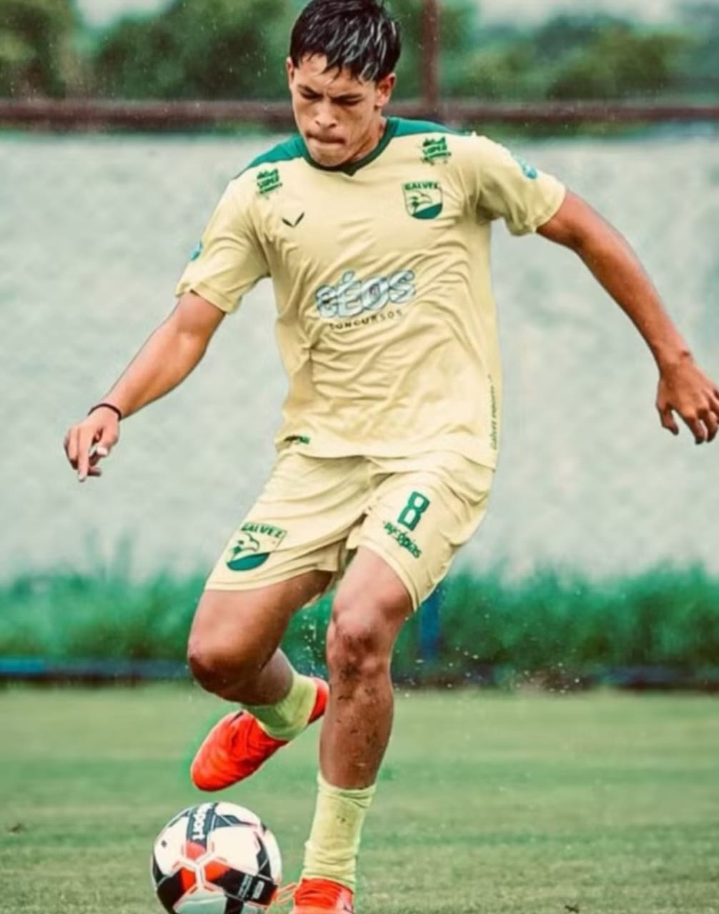 Jovem manciolimense, promessa do Galvez, começa a treinar com elenco profissional e pode estrear neste sábado