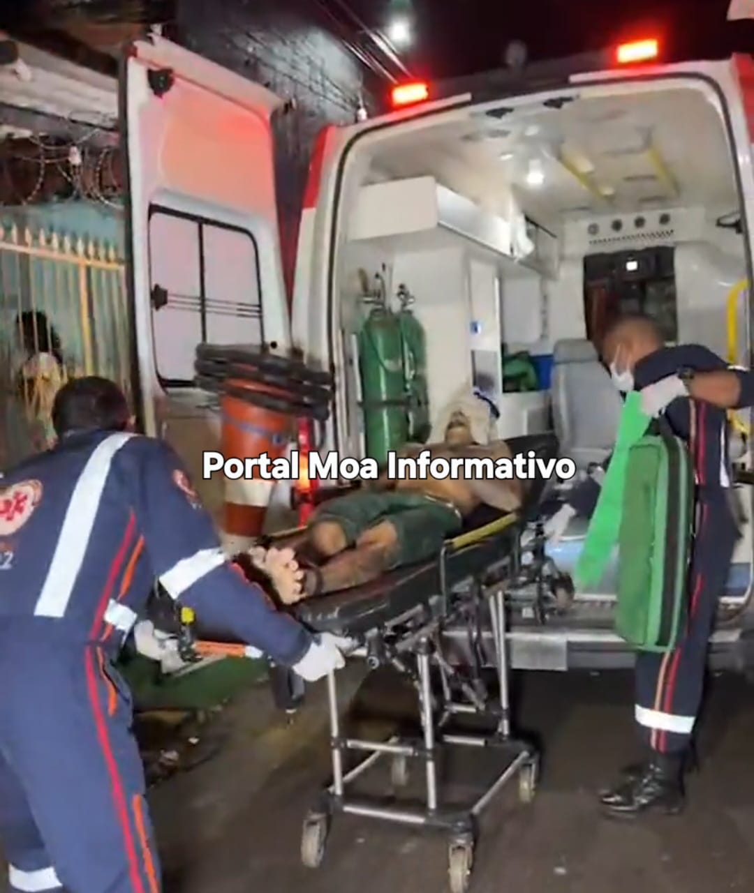 Na Baixada da Sobral, monitorado por tornozeleira eletrônica é chamado no portão e baleado