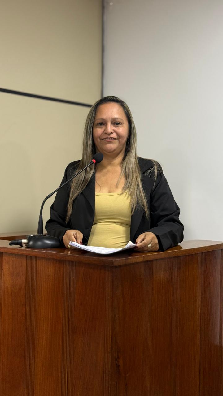 Vereadora Reziane reforça pedido por melhorias na sinalização de trânsito em Mâncio Lima