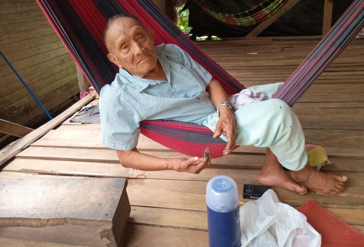 Aos 100 anos de idade indígena Kaxinawá é atendido pela Polícia Civil em ação de cidadania no interior do Acre