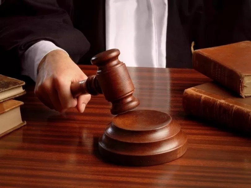 Mulher pede para tomar banho na casa de homem, furta R$ 300 e é condenada no interior do Acre