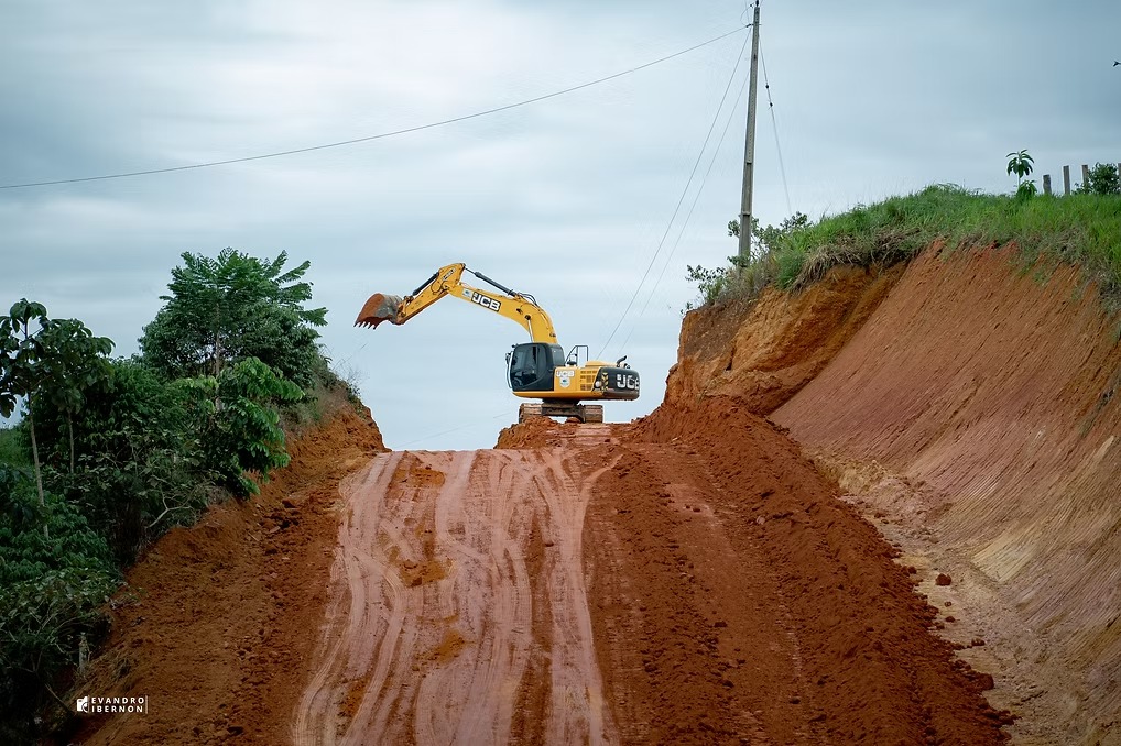 Operação Verão avança com três frentes de trabalho e recuperação de mais de 310 km de ramais em Mâncio Lima