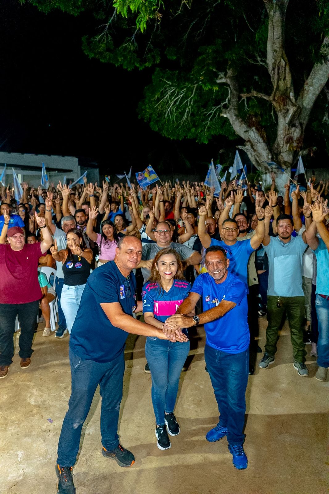 Com mais de 600 pessoas, ato em Mâncio Lima reforça apoio à reeleição de Zezinho Barbary*