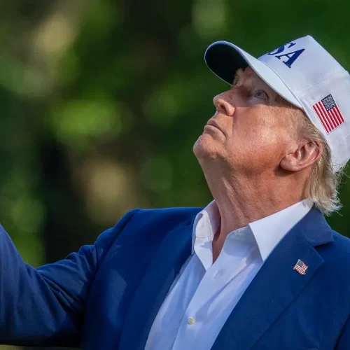 Trump promete tarifa de 10% para quem se alinhar às políticas do Brics