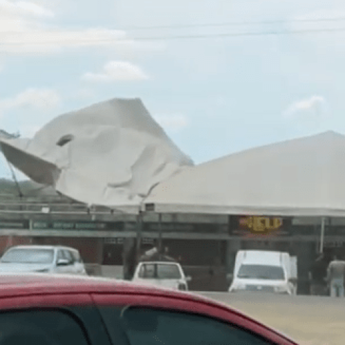 Ventania atinge estrutura da Expoacre Juruá e provoca estragos em barracas