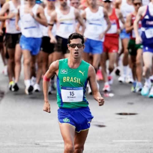 Caio Bonfim bate recorde brasileiro nos 20 km de marcha atlética, no Japão