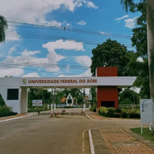 Ufac abre inscrições para concurso com remunerações de até R$ 5,2 mil a partir de segunda-feira