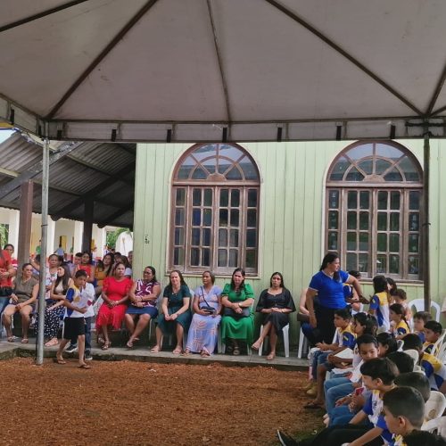 Gestora da Escola Municipal Professora Neuza Amâncio agradece equipe pelo sucesso do Projeto Super Autor