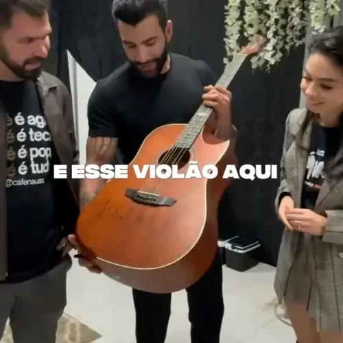 Violão autografado por Gusttavo Lima será leiloado em prol do Hospital de Amor