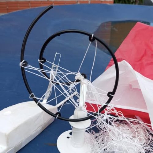 Morador de Mâncio Lima encontra aparelho misterioso em queda com pequena paraqueda