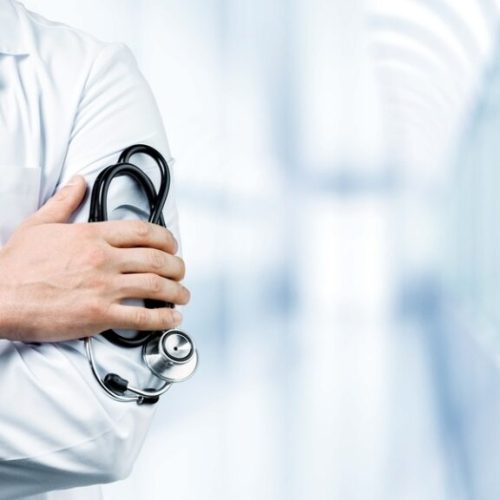 MEC pune cursos de Medicina com nota baixa no Enamed; veja lista