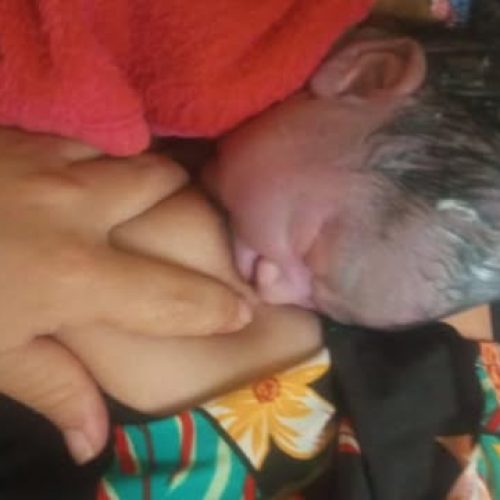Bebê nasce em casa após mãe em trabalho de parto ser liberada da maternidade em Cruzeiro do Sul, denuncia irmã