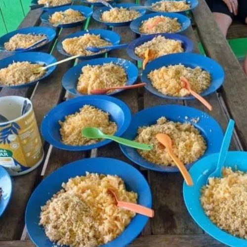 Em Rodrigues Alves, merenda escolar das crianças é composta por farinha e arroz