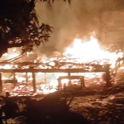 Incêndio é registrado em Mâncio Lima na noite deste sábado 28