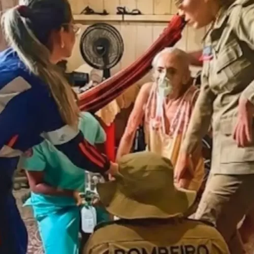 Bombeiros e Samu realizam resgate de idosa em área de difícil acesso em Rodrigues Alves