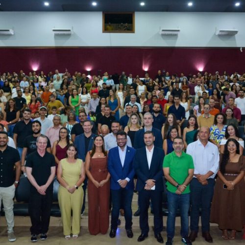 Quase 400 novos professores tomam posse na rede estadual do Acre