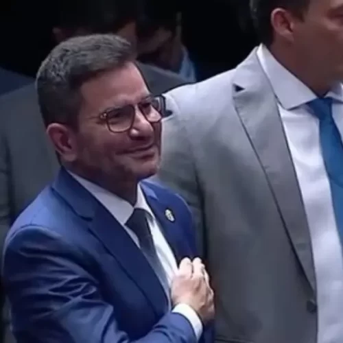 De olho no Senado, Gladson visita colegas e recebe saudação de Alcolumbre no plenário