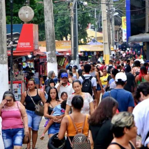 Mais estudo, menos filhos: a relação entre estudo e fecundidade no Acre