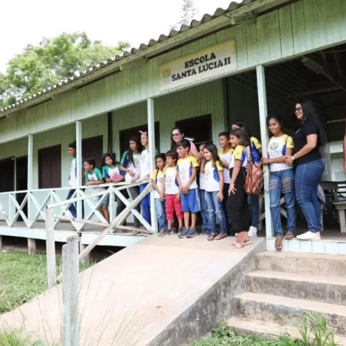 Educação do Acre: o desafio de ensinar onde o acesso é o maior obstáculo