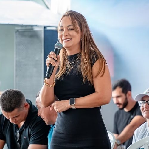 Primeira dama Joice Costa destaca força das mulheres durante feira do peixe