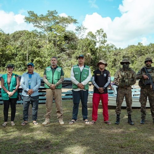 Saúde itinerante leva especialistas e esperança às comunidades ribeirinhas do Rio Azul