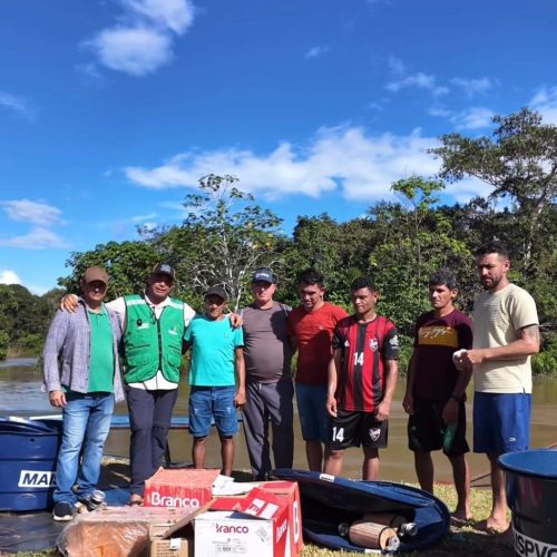 Com emenda do deputado Coronel Ulisses, prefeito Zé Luiz entrega kits de casa de farinha na comunidade Três Unidos, no Rio Azul