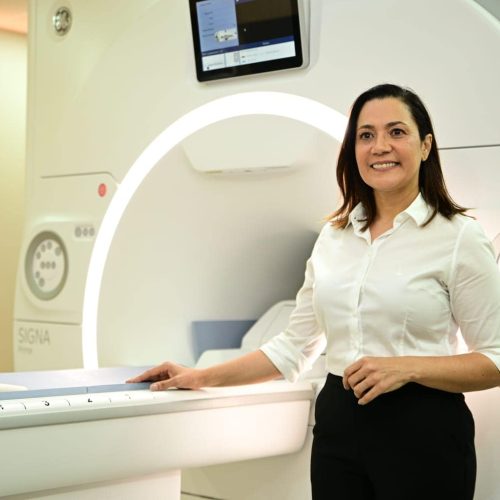 Governadora Mailza entrega equipamento de ressonância magnética e fortalece saúde no Alto Acre