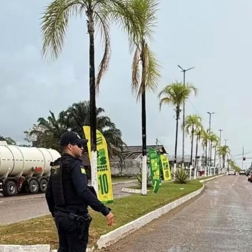 Motociclista sofre acidente durante chuva em avenida de Cruzeiro do Sul