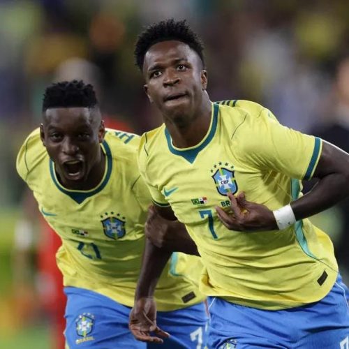 Vinicius Júnior marca e garante empate do Brasil na estreia contra o Marrocos