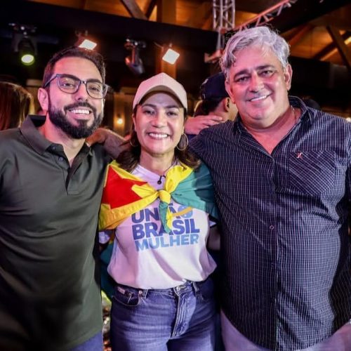 Chicão da Distribuidora aparece ao lado de Mailza Assis em evento de pré-candidatura de Fábio Rueda