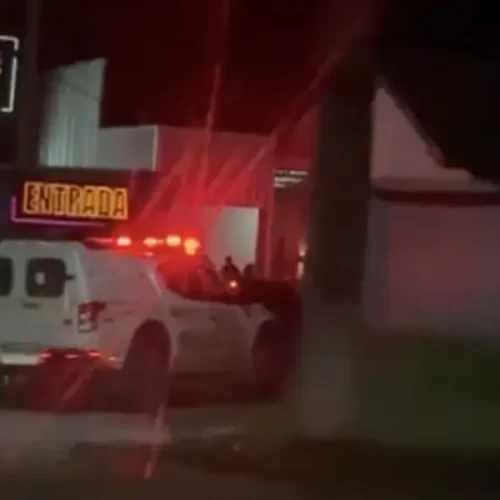 Um homem foge após acidente e é preso ao tentar entrar em motel em Cruzeiro do Sul