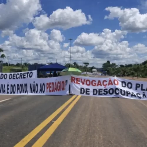 Justiça proíbe bloqueios na BR-364 contra pedágio e fixa multa de R$ 100 mil por hora em Rondônia