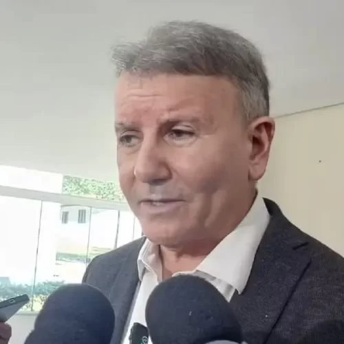 Prefeito de Palmas é preso em operação que apura vazamento de decisões do STJ