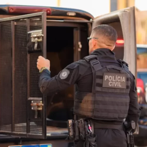 Jovem é preso após agredir avó com soco na cabeça em Cruzeiro do Sul