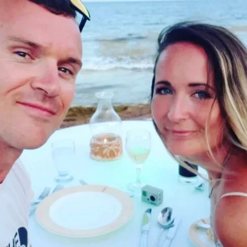 Mulher fica sem andar após confundir sintomas de meningite com gripe