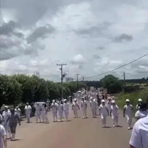 Vazamento de amônia causa evacuação de frigorífico em Cacoal