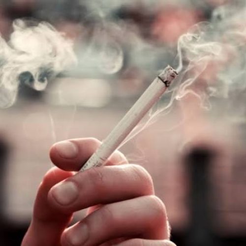 Aluno se revolta após advertência por fumar em escola, quebra pia e vai parar na delegacia em Cruzeiro do Sul