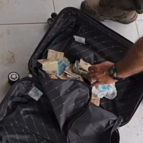 Durante operação, polícia prende ex-vereador com arma, munições e mala de dinheiro