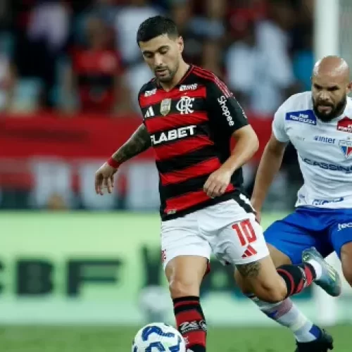 Flamengo atropela Fortaleza e vira líder do Brasileirão no jogo pré-Mundial