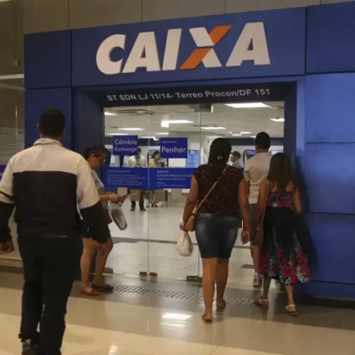 Caixa libera abono salarial para nascidos em julho e agosto
