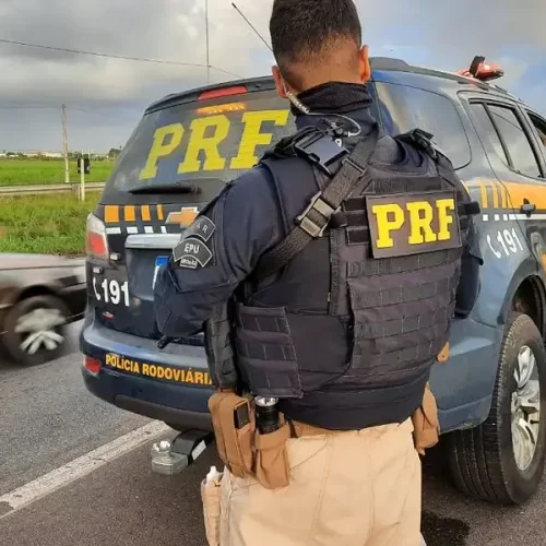 PRF apreende motocicleta com placa adulterada na BR-364, em Cruzeiro do Sul