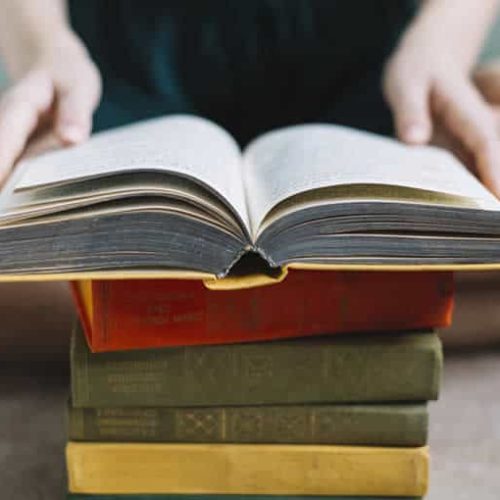 No Acre, apenas 28% das escolas têm salas de leitura e nenhuma com bibliotecário