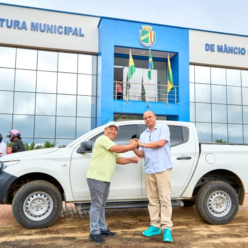 Após a articulação da Prefeitura de Mâncio Lima e Superintendência da Pesca no Acre, governo Federal cede carro para a Colônia de Pescadores