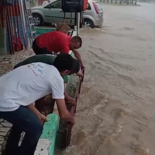 Chuva causa transtornos a moradores da comunidade São Pedro, no interior de Cruzeiro do Sul